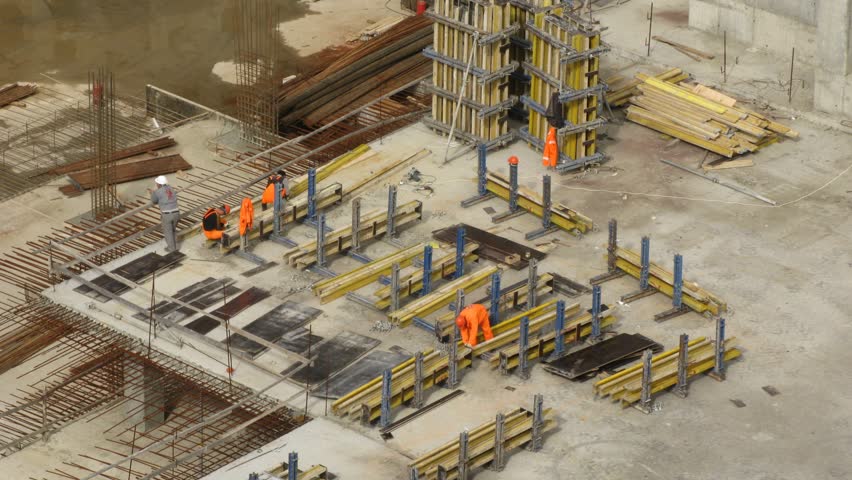 construction workers of "Don-stroy"at Losiniy Ostrov estate