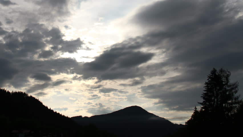 Fantastic Clouds Timelapse with godrays