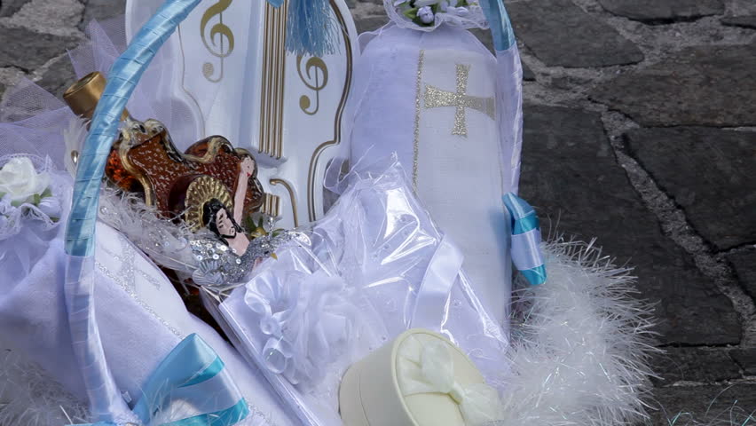 Wedding gifts. A large number of wedding baskets for the wedding.