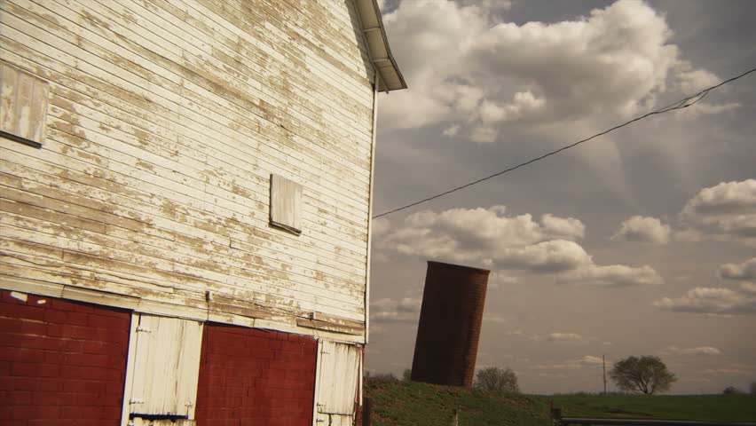 Leaning Silo in Iowa