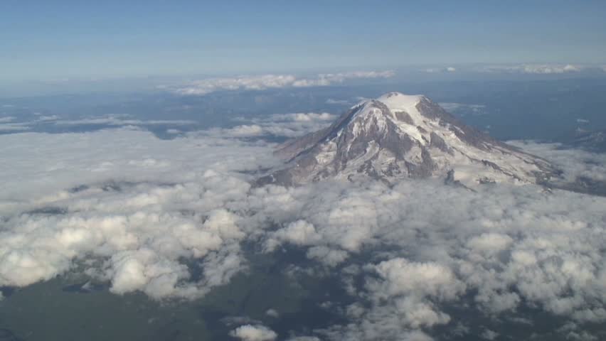 Mt. Rainier Reaches for the Sky
