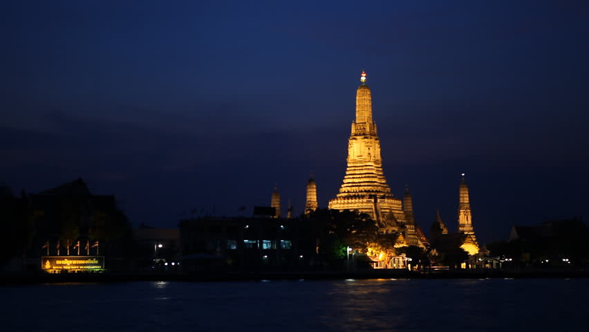 Time Lapse of Wat Arun, Buddhist Temple of the Dawn in Bangkok, Thailand, Chao Phraya River