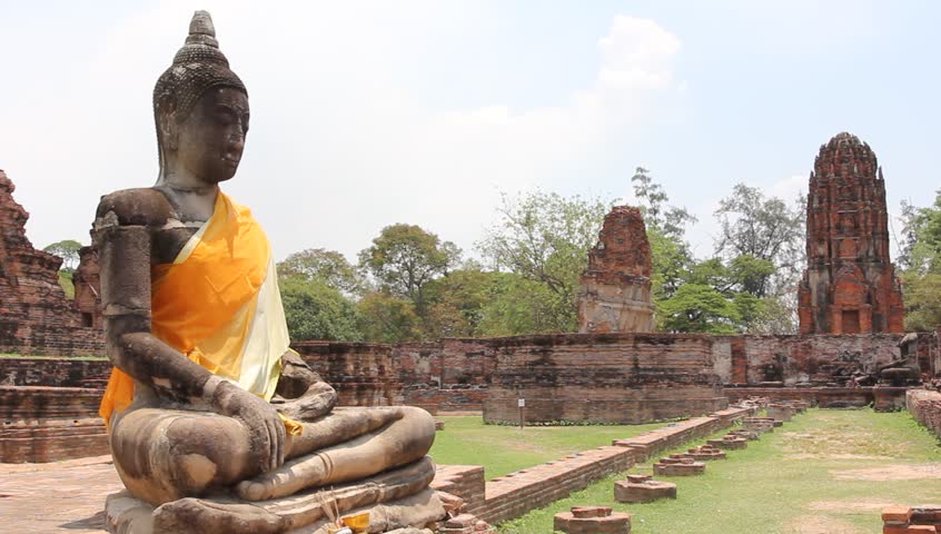 Ancient ruin Buddha