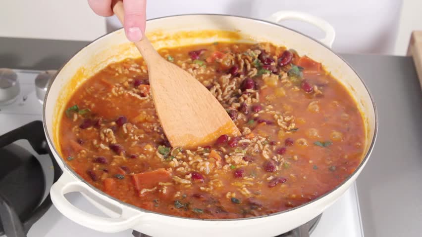 Stirring chilli con carne