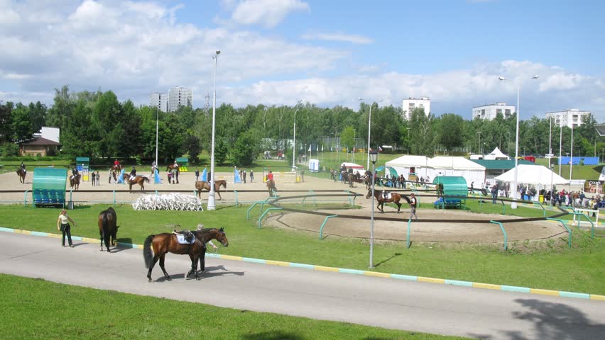 MOSCOW - JUN 9: Equestrians train horses on international competitions on show jumping CSI? Vivat Russia on Bitsevsky horse-racing complex, on Jun 9, 2012 in Moscow, Russia
