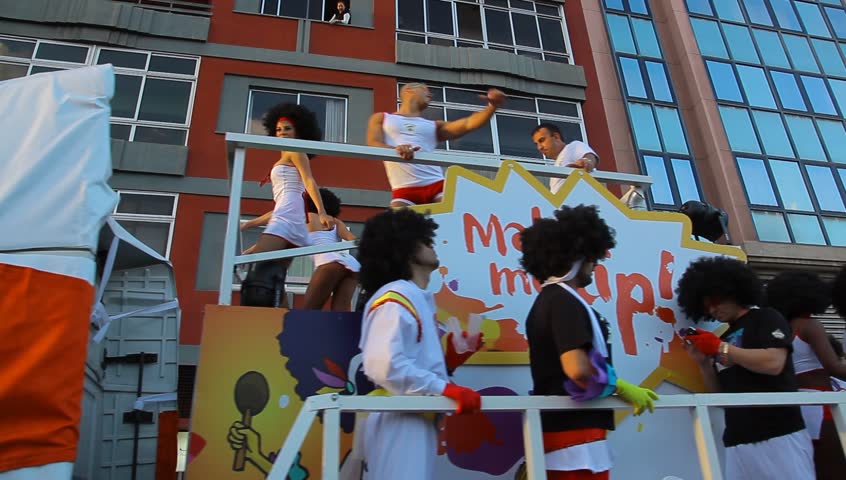 LAS PALMAS DE GRAN CANARIA, SPAIN - FEBRUARY 18: 200,000 masked revelers and a hundred or so festooned cars and floats in the Grande Parade (Gran Cabalgata ) of the Carnival February 18, 2012, Spain 