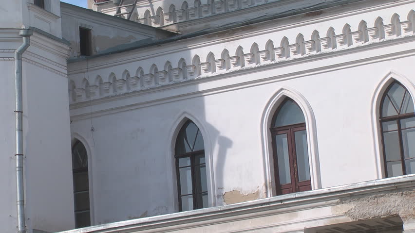 The estate of the 19th century. Sharovka settlement. Bogodukhov area. Kharkiv region. Ukraitna. Copyright of a Cossack captain Akhtyrsky shelf a. The windows at the entrance.