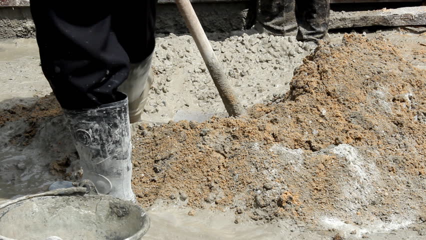 Mixing cement for the preparation of Construction 
