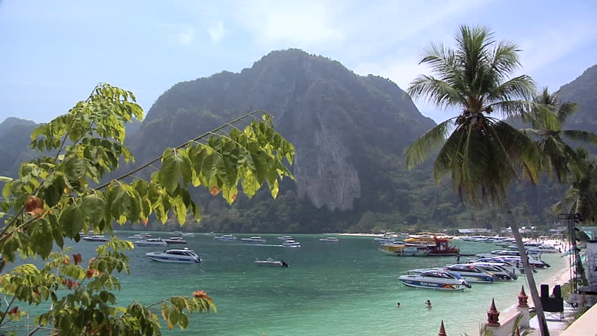 Ao Loh Da Lam Beach