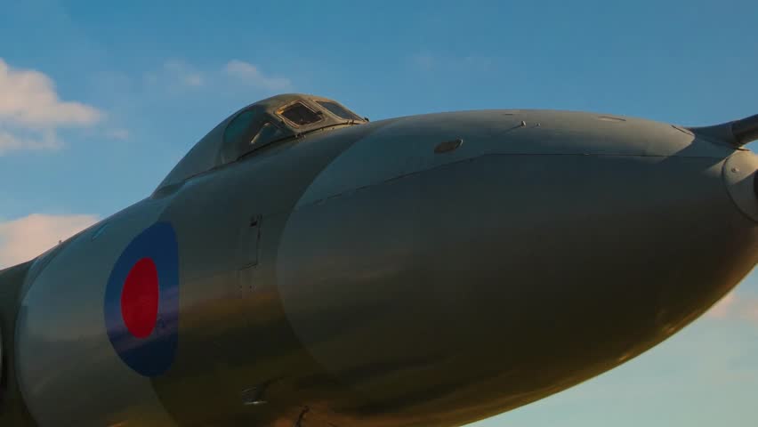 Airplane - Avro Vulcan Bomber Time Lapse