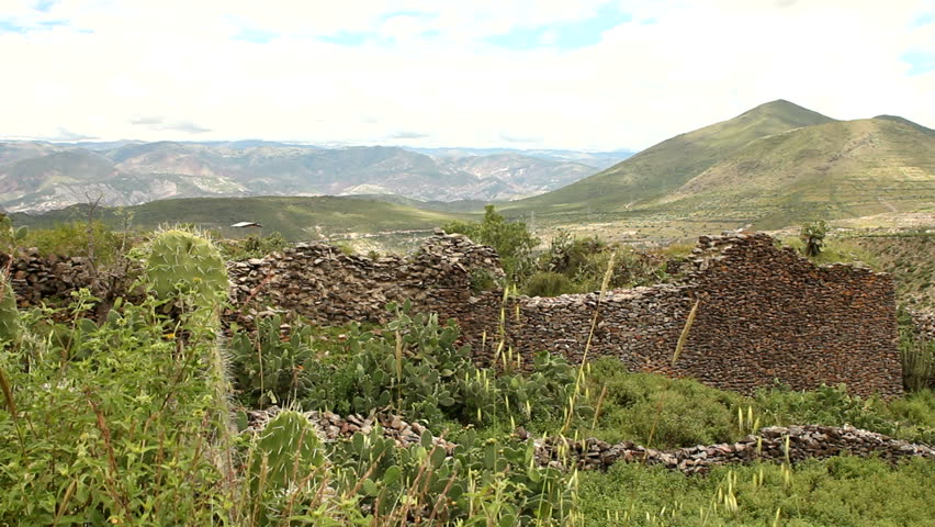 Ancient wall built by indigenous Wari people, a Middle Horizon civilization that flourished in the south-central Andes and coastal area of modern-day Peru, from about CE 500 to 1000.
