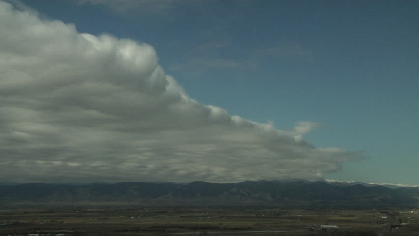 Altocumulus and gravity wave. Gravity wave interaction with cloud bank