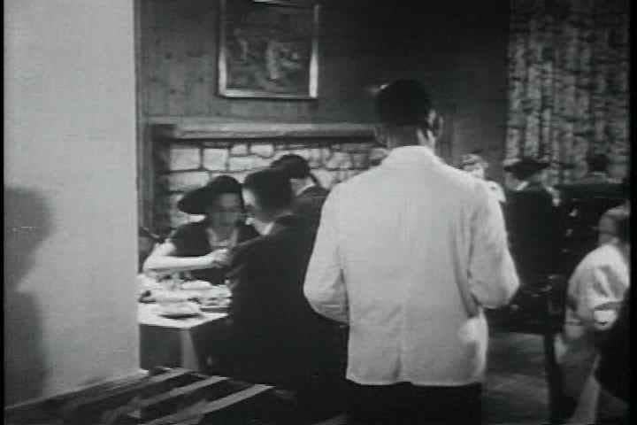1950s - A couple is in love but slowly discovering that they don't know much about each other.
