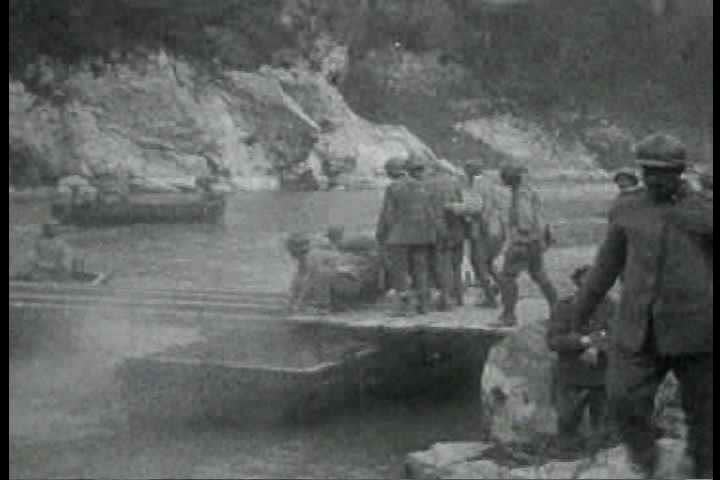 1910s - Dogs carry ammunition to the fighters during World War One.