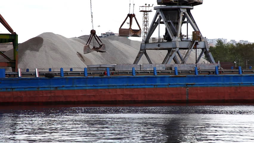 shipboard crane sifting sand