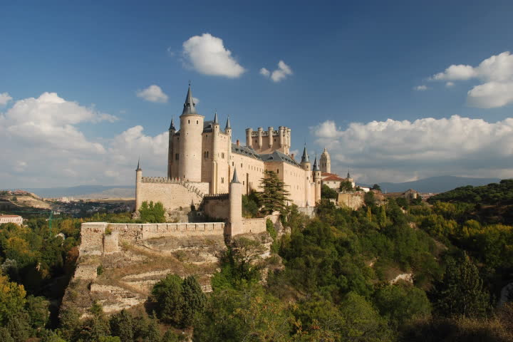 Time-lapse video of the Alcazar (Castle) in Segovia, Spain. 