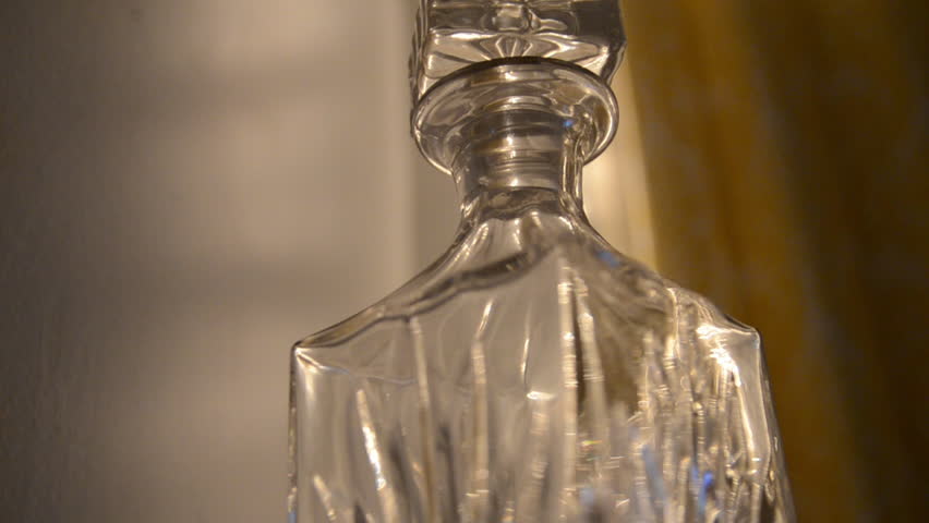 Header of decanter