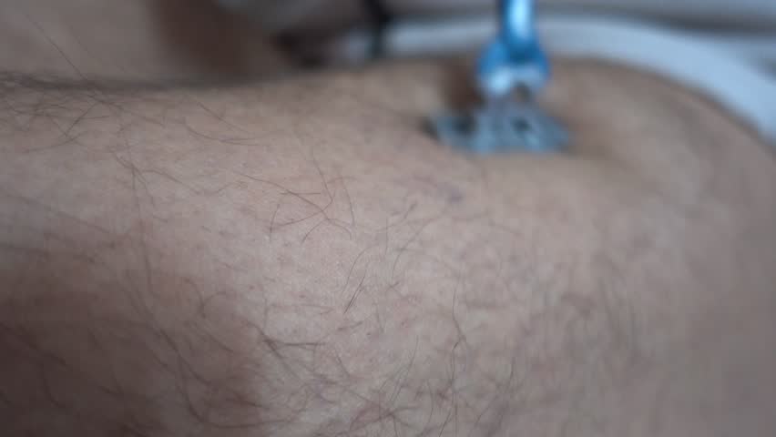 4k00 124k Extreme Close Up Hardly Shaving Thick Hair On Leg