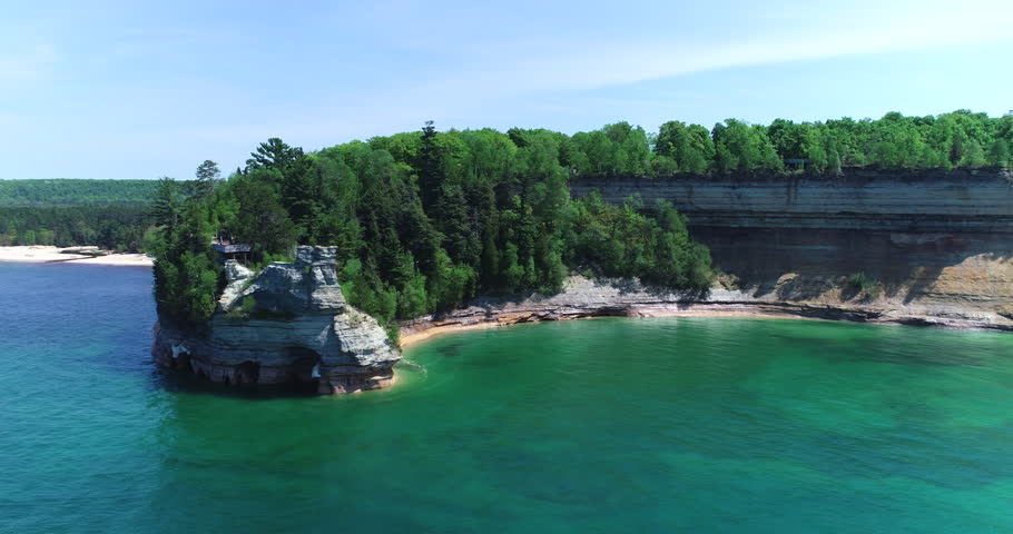 The water of Lake Superior at Pictured Rocks National Lakeshore ...