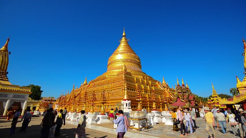 Shwe Zi Gon Pagoda Or Paya Temple In Nyaung-U Bagan, Myanmar.They Are ...