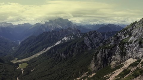 Aerial Shot Circling Crib Goch Stockvideos Filmmaterial 100