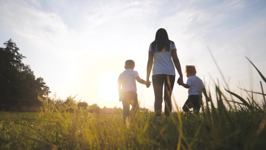 Hd00 19happy Family Funny Walking Go For Are Hold Hands A