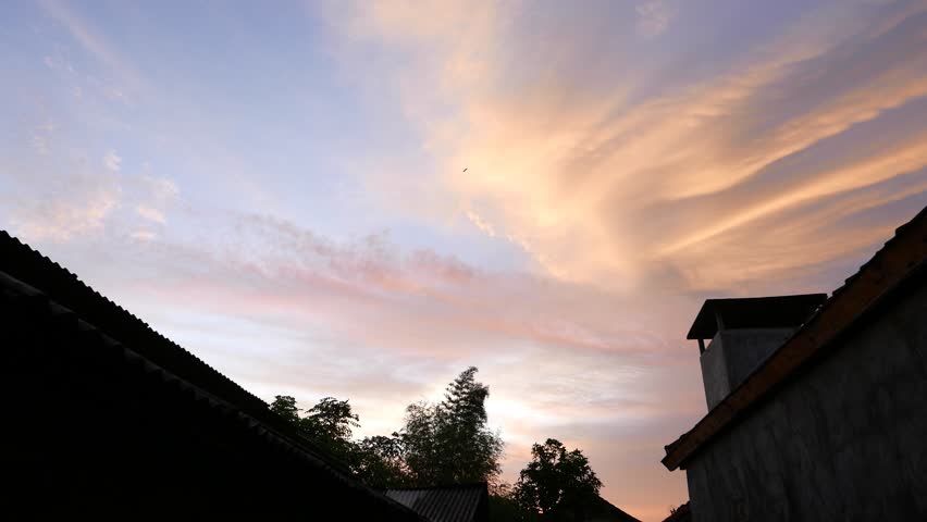 Header of flounce
