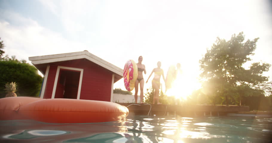 Three Girls Mid Air While Jumping Stockvideos Filmmaterial 100 Lizenzfrei 13192679 Shutterstock