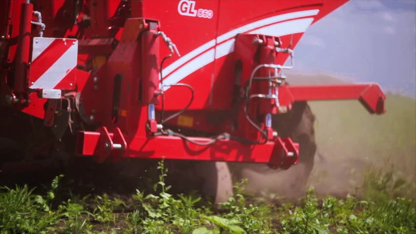 Header of seeder