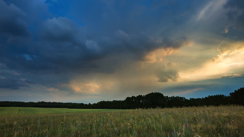 Dramatic Stormy Scenery Countryside Dark Clouds Rain Sunbeams Beautiful ...