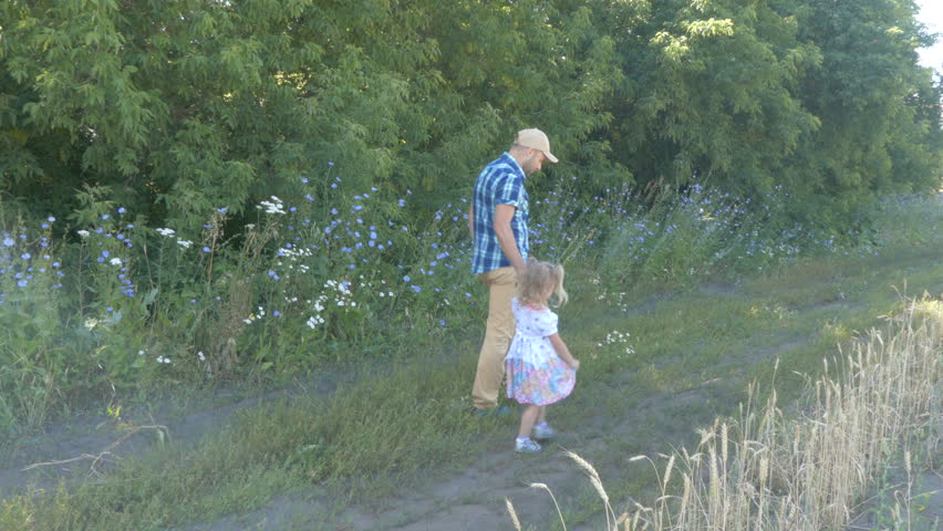 Dad with daughter walking Will order Dad with daughter walking can not