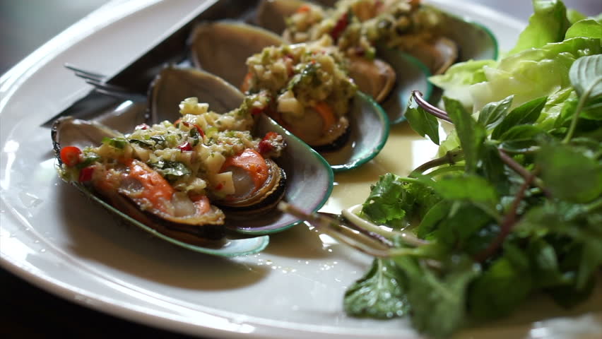 Header of mussel
