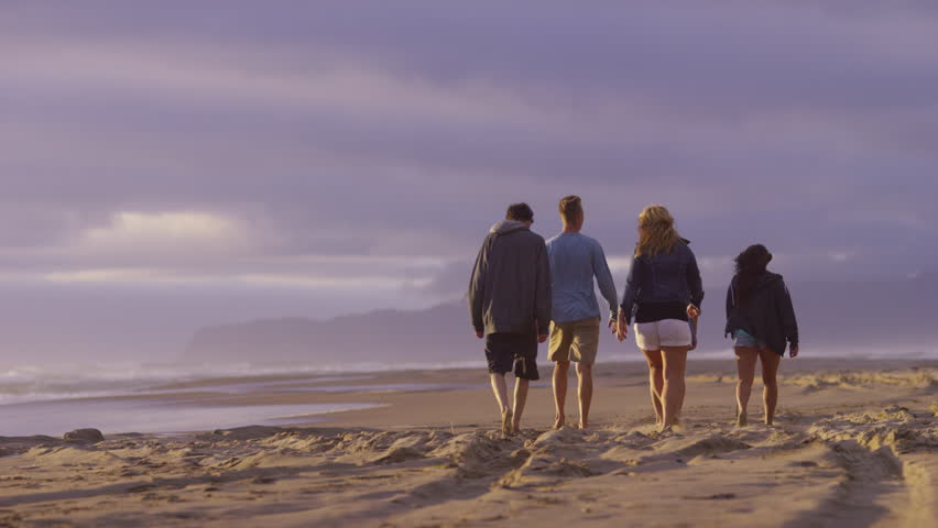 Group Of Friends Walking Along Video De Stock Totalmente Libre Group Of Friends Walking Along Video De Stock Totalmente Libre RegalĂas 19025299 Shutterstock