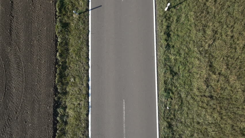 Top View 2 Lane Highway Moving Fast -loop 库存影片视频 3418406 | Shutterstock