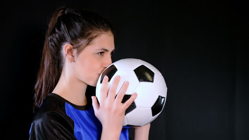 dong-black-girl-kissing-soccer-ball-wwe-star-naked