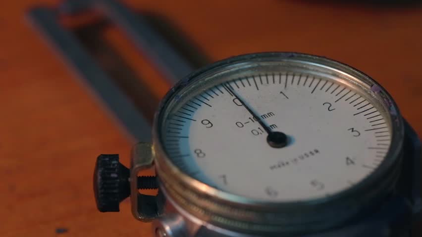 Header of micrometer