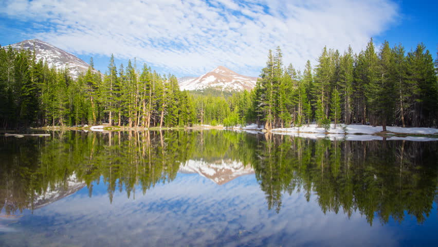 Snow capped Mountains in Yosemite National Park, California image ...