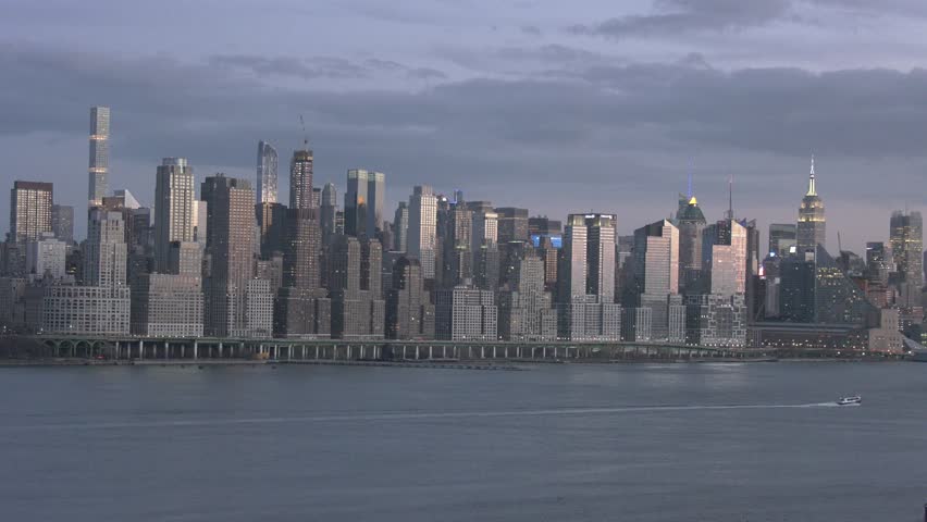 Manhattan is of the city. Нью джерси и Манхеттен. EARTHCAM Нью Йорк. New York футаж. Веб-камеры Нью-Йорка в реальном времени