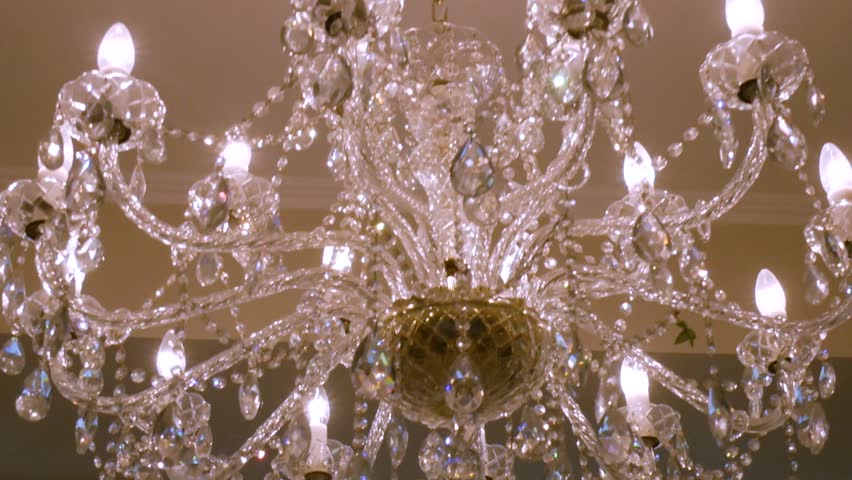 Hd00 17nice Luxury Chandelier Hanging Under A Ceiling