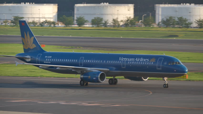 Vietnam Airlines Airbus A321 231 Vn A335 Stock Footage Video 100