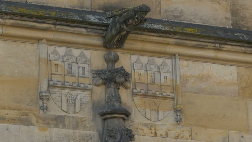 Header of heraldry