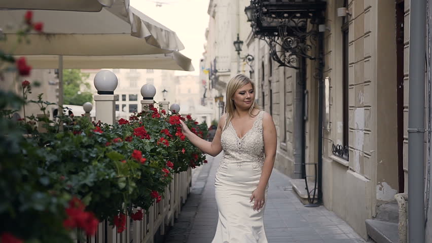 Hd00 11sexy Blonde In Beautiful White Long Dress With Long Hair