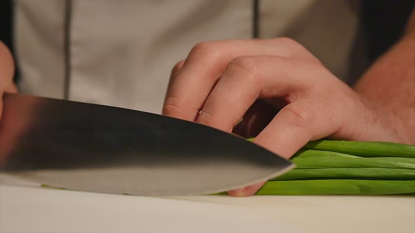 Cutting green. Приснилось порезаться ножом. Резка ножом зелени. Зарезать ножом к чему снится.