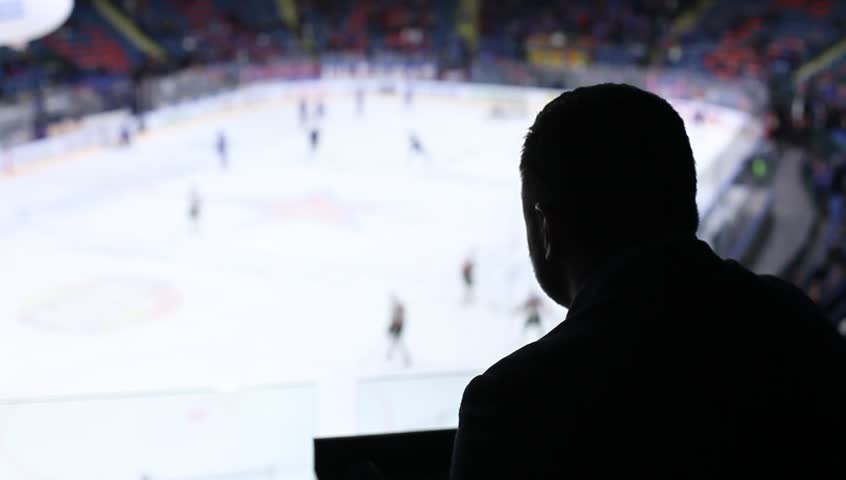 Header of commentator